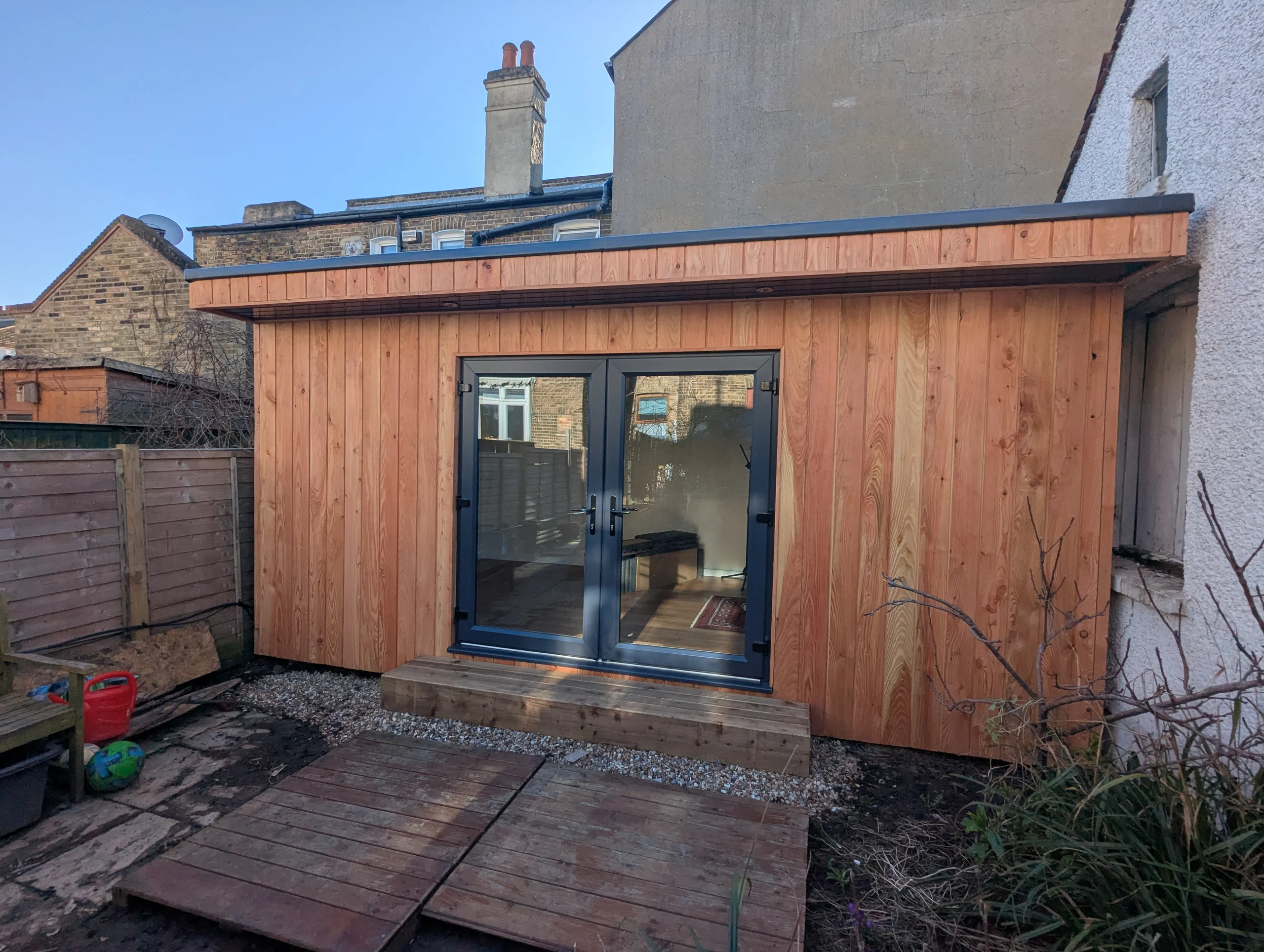 Completed garden room in Holland - photo 1 of 6